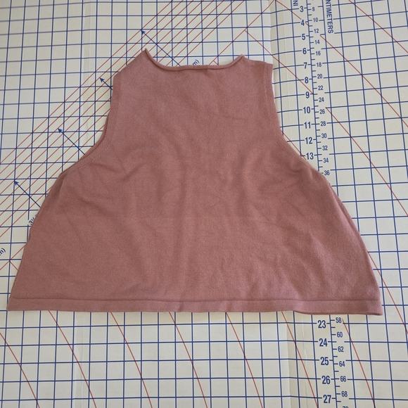 FOREVER 21 Pink Sleeveless Crop Top - Picture 2 of 3